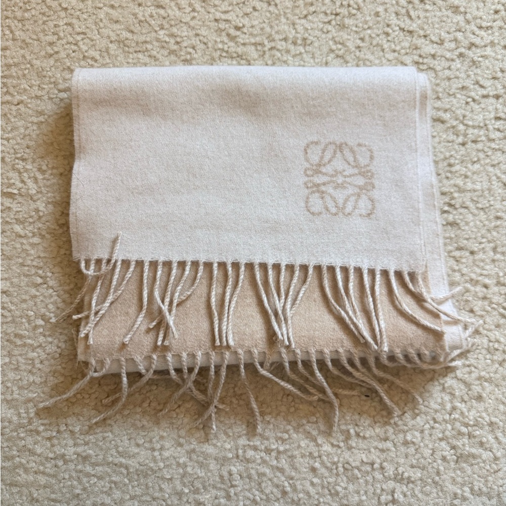 Loewe Beige and Cream Scarf - Picture 10 of 10